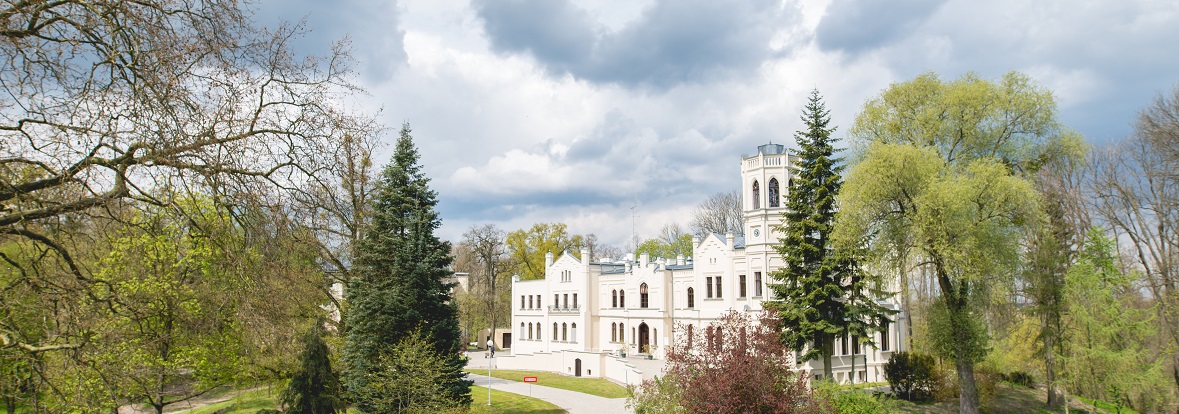 Baner - siedziba Zakładu Leczenia Uzależnień w Charcicach